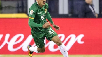 Jhasmani Campos fichó por el campeón nacional Jhasmani Campos fichó por el campeón nacional