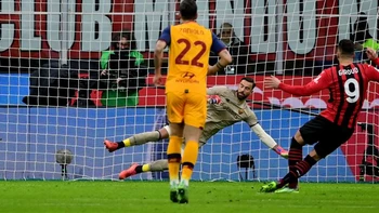 Milan y Fiorentina a cuartos de Copa de Italia, Nápoles y Génova caen Milan y Fiorentina a cuartos de Copa de Italia, Nápoles y Génova caen