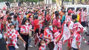 Sucre se vistió de rojo y blanco en homenaje a Independiente Sucre se vistió de rojo y blanco en homenaje a Independiente