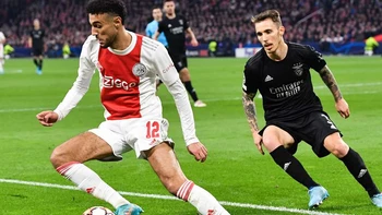 Benfica golpea de visitante al Ajax y pasa a cuartos de final de la Champions(0-1) Benfica golpea de visitante al Ajax y pasa a cuartos de final de la Champions(0-1)