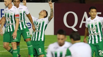 Oriente Petrolero goleó a Royal Pari (3-0) y aseguró la clasificación a la ronda de grupos de la Copa Sudamericana Oriente Petrolero goleó a Royal Pari (3-0) y aseguró la clasificación a la ronda de grupos de la Copa Sudamericana