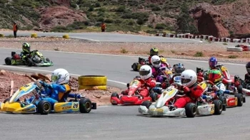 Dos paceños y dos potosinos ganaron en el nacional de karting Dos paceños y dos potosinos ganaron en el nacional de karting