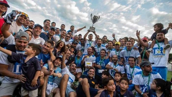 La comparsa Ociosos ganó el título del Campeonato Tradicional de fútbol 11 La comparsa Ociosos ganó el título del Campeonato Tradicional de fútbol 11