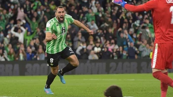 El Betis se clasifica a la final de Copa del Rey con gol en el descuento El Betis se clasifica a la final de Copa del Rey con gol en el descuento