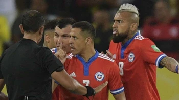 Chile necesita vencer a Uruguay y ayuda de otros resultados para optar al repechaje Chile necesita vencer a Uruguay y ayuda de otros resultados para optar al repechaje