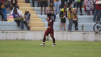 The Strongest goleó a Palmaflor (0-3) de visitante y alcanzó la cima The Strongest goleó a Palmaflor (0-3) de visitante y alcanzó la cima