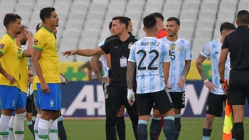 El partido interrumpido Brasil-Argentina por eliminatorias será reprogramado El partido interrumpido Brasil-Argentina por eliminatorias será reprogramado