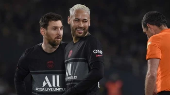 París SG perdió (3-1) en Nantes; Neymar anotó un gol y falló un penal París SG perdió (3-1) en Nantes; Neymar anotó un gol y falló un penal
