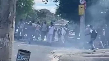Un muerto en pelea entre hinchas de Cruzeiro y Atlético Mineiro Un muerto en pelea entre hinchas de Cruzeiro y Atlético Mineiro