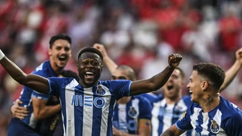 El Oporto conquista su 30º título en la liga portuguesa El Oporto conquista su 30º título en la liga portuguesa