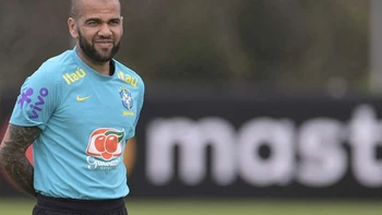 El Barcelona descarta a Dani Alves para la Europa League El Barcelona descarta a Dani Alves para la Europa League