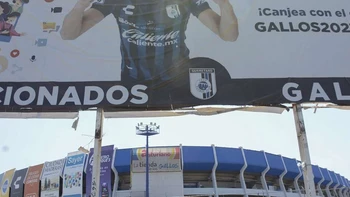 Fútbol mexicano se reanuda tras graves incidentes y con precauciones para el Chivas-América Fútbol mexicano se reanuda tras graves incidentes y con precauciones para el Chivas-América