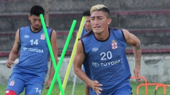 Jugador de Real Santa Cruz trabajó de albañil durante tres semanas por el retraso en el pago de sueldos Jugador de Real Santa Cruz trabajó de albañil durante tres semanas por el retraso en el pago de sueldos