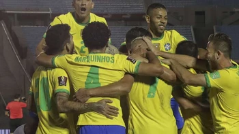 Brasil vence a Uruguay y se afianza en la punta de las eliminatorias Brasil vence a Uruguay y se afianza en la punta de las eliminatorias