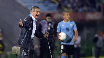 Tabárez: "Nosotros estamos más perjudicados" Tabárez: "Nosotros estamos más perjudicados"