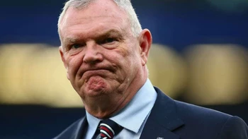Greg Clarke deja también la FIFA tras sus declaraciones racistas Greg Clarke deja también la FIFA tras sus declaraciones racistas