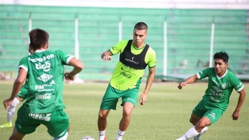 La selección entrenó este viernes en el Tahuichi y viaja el domingo a Paraguay La selección entrenó este viernes en el Tahuichi y viaja el domingo a Paraguay