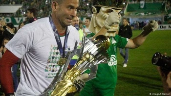 Marcado por la tragedia, el Chapecoense regresa a la primera división en Brasil Marcado por la tragedia, el Chapecoense regresa a la primera división en Brasil
