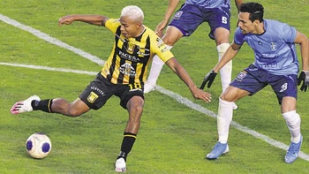 A los clubes cruceños les va mal porque son poco serios A los clubes cruceños les va mal porque son poco serios