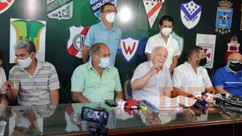 La FBF contrataca a la dirigencia cruceña La FBF contrataca a la dirigencia cruceña