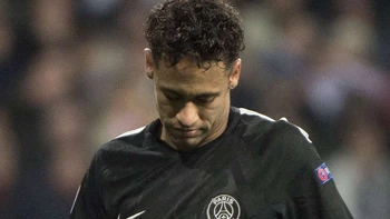 Neymar lamenta derrota de Santos en la final de la Copa Libertadores Neymar lamenta derrota de Santos en la final de la Copa Libertadores