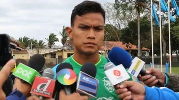 Bolívar ficha al lateral cruceño Harry Céspedes Bolívar ficha al lateral cruceño Harry Céspedes