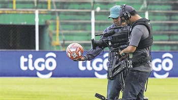 La FBF marcó fecha para el inicio del torneo y Sport Tv Rights no sabe nada La FBF marcó fecha para el inicio del torneo y Sport Tv Rights no sabe nada