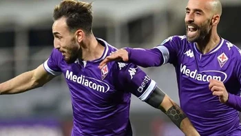 Fiorentina gana 3-0 a Spezia y se aleja del descenso Fiorentina gana 3-0 a Spezia y se aleja del descenso
