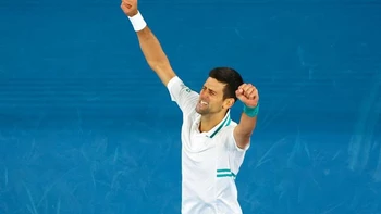 Djokovic conquista el Abierto de Australia, su 18º título de Grand Slam, tras derrotar a Medvedev Djokovic conquista el Abierto de Australia, su 18º título de Grand Slam, tras derrotar a Medvedev