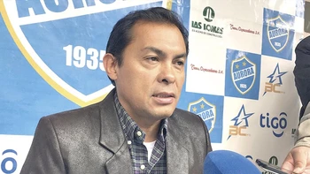 Cuatro clubes demandan a Jaime Cornejo por discriminación, racismo y violencia verbal Cuatro clubes demandan a Jaime Cornejo por discriminación, racismo y violencia verbal