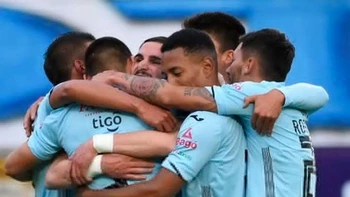 Bolívar juega parte de su chance ante Junior Bolívar juega parte de su chance ante Junior