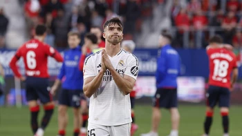 El Real Madrid se deja dos puntos en el estadio del Osasuna (1-1), con polémica El Real Madrid se deja dos puntos en el estadio del Osasuna (1-1), con polémica