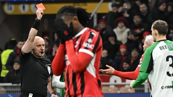 El Milan queda eliminado de la Champions League tras igualar 1-1 con el Feyenoord El Milan queda eliminado de la Champions League tras igualar 1-1 con el Feyenoord