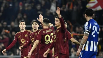 Roma venció (3-2) al Oporto y se clasificó a los octavos de final de la Europa League Roma venció (3-2) al Oporto y se clasificó a los octavos de final de la Europa League
