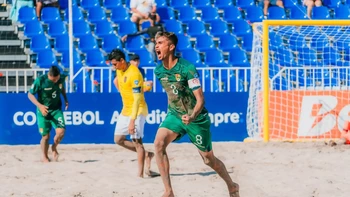 Bolivia ganó 3-2 a Ecuador y consiguió su primer triunfo en la Copa América de Fútbol Playa Bolivia ganó 3-2 a Ecuador y consiguió su primer triunfo en la Copa América de Fútbol Playa