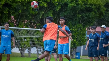 Blooming: Soria pretende reforzar su defensa para visitar a Wilstermann Blooming: Soria pretende reforzar su defensa para visitar a Wilstermann