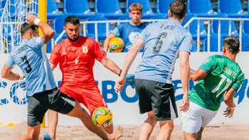 Bolivia perdió (3-4) ante Uruguay en la Copa América de Fútbol Playa Bolivia perdió (3-4) ante Uruguay en la Copa América de Fútbol Playa