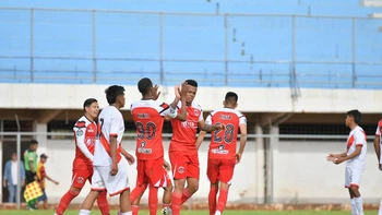 FC Universitario remontó la serie ante Nacional y se metió en semifinales FC Universitario remontó la serie ante Nacional y se metió en semifinales