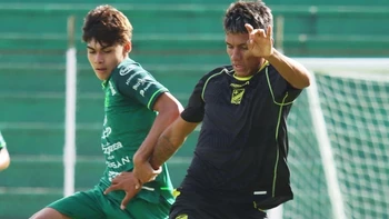 La selección Sub-17 de Bolivia empató 1-1 con la reserva de Oriente Petrolero en un amistoso La selección Sub-17 de Bolivia empató 1-1 con la reserva de Oriente Petrolero en un amistoso