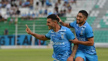 Blooming hizo su ‘carnaval’ en el Tahuichi: 6-0 ante Wilstermann Blooming hizo su ‘carnaval’ en el Tahuichi: 6-0 ante Wilstermann