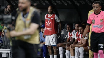 Neymar culpa a unas molestias su criticada ausencia en las semifinales del Paulista Neymar culpa a unas molestias su criticada ausencia en las semifinales del Paulista