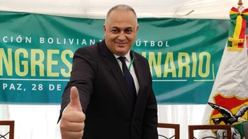 Costa reconoce la necesidad urgente de captar recursos de la televisión para el fútbol boliviano Costa reconoce la necesidad urgente de captar recursos de la televisión para el fútbol boliviano