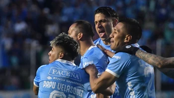 Bolívar goleó 5-0 a Blooming y se adjudicó el Torneo de Verano Bolívar goleó 5-0 a Blooming y se adjudicó el Torneo de Verano