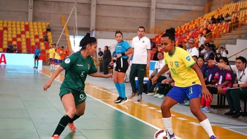 Debut amargo: Bolivia cayó ante Brasil (9-1) en la Copa América de Futsal Femenina Debut amargo: Bolivia cayó ante Brasil (9-1) en la Copa América de Futsal Femenina