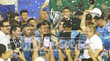 Blooming ganó el clásico cruceño por penales y se llevó la Copa Finesse Blooming ganó el clásico cruceño por penales y se llevó la Copa Finesse