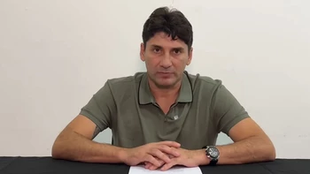 Ronald Raldes denuncia una crisis institucional en Oriente Petrolero y solicita la intervención de la FBF Ronald Raldes denuncia una crisis institucional en Oriente Petrolero y solicita la intervención de la FBF