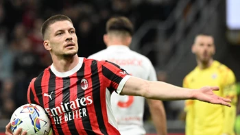 El Milan salvó un punto ante la Fiorentina (2-2) El Milan salvó un punto ante la Fiorentina (2-2)
