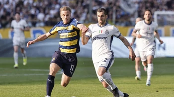 El Inter igualó (2-2) contra el Parma, dando vida a la esperanza del Nápoles El Inter igualó (2-2) contra el Parma, dando vida a la esperanza del Nápoles