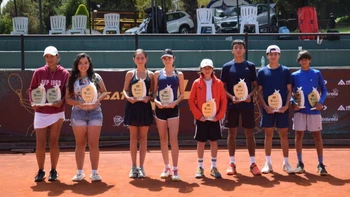 Bolivia obtuvo 10 títulos en los torneos juveniles de tenis G4 y J30 Bolivia obtuvo 10 títulos en los torneos juveniles de tenis G4 y J30