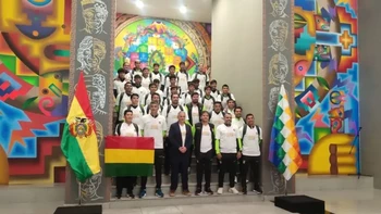 Luis Arce recibió a los mundialistas y afirma sentirse orgulloso Luis Arce recibió a los mundialistas y afirma sentirse orgulloso